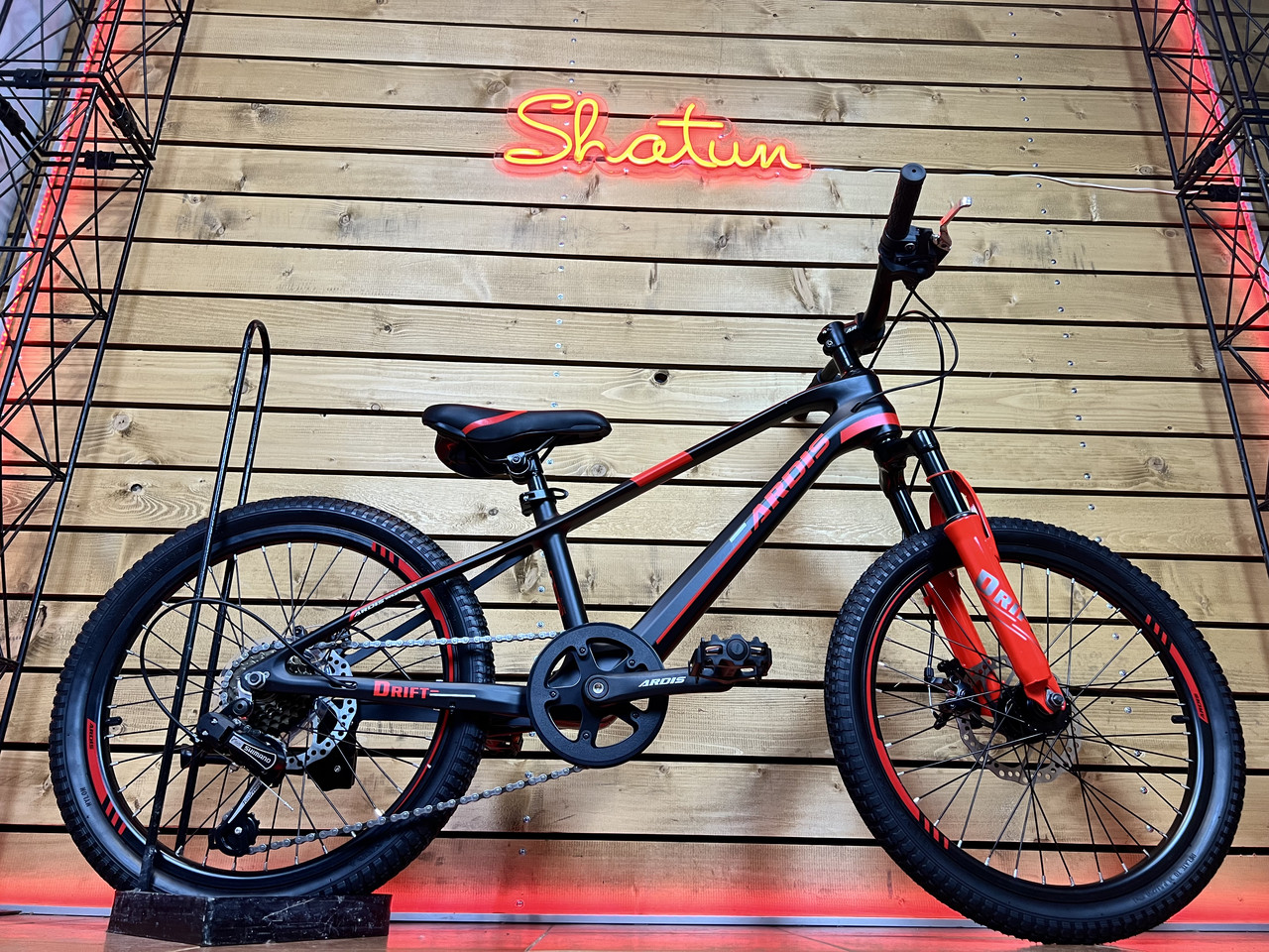 Дитячий велосипед 20" Ardis MTB DRIFT магнієвий червоний, пружинна вилка, на зріст 110 - 125 см