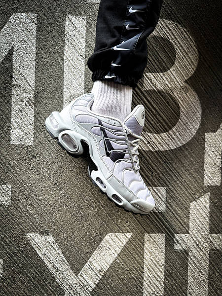 Grey and white tns discount