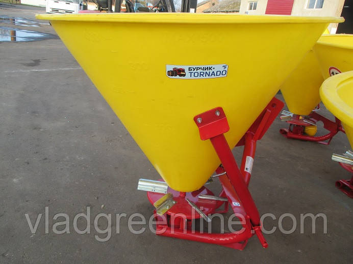 Розкидання добрив РУМ TORNADO 500 л (пластик) 6 лопатей Україна-Польща (BR)