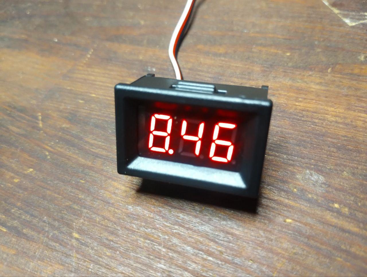 Вольтметр цифровий 0.36 0V-30.0V вольт з Led червоний. у корпусі 35 x 23 x 20 mm