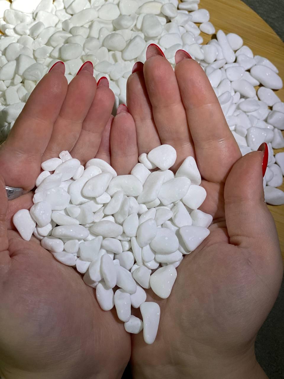 Декоративний камінь мармурова галька біла 1 кг 0,5-1 см Melv натуральний камінь мармур для ландшафту, фото 1