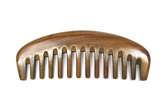 Гребінець сандаловий із рідкісними зубами для волосся натуральний, фото 1
