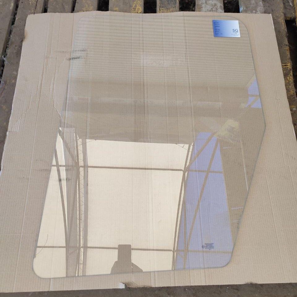 Скло дверей МТЗ 320 (769 х 931), фото 1