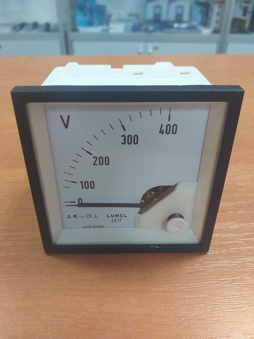 Аналоговий вольтметр LUMEL EA 17N E614 400V, Польща