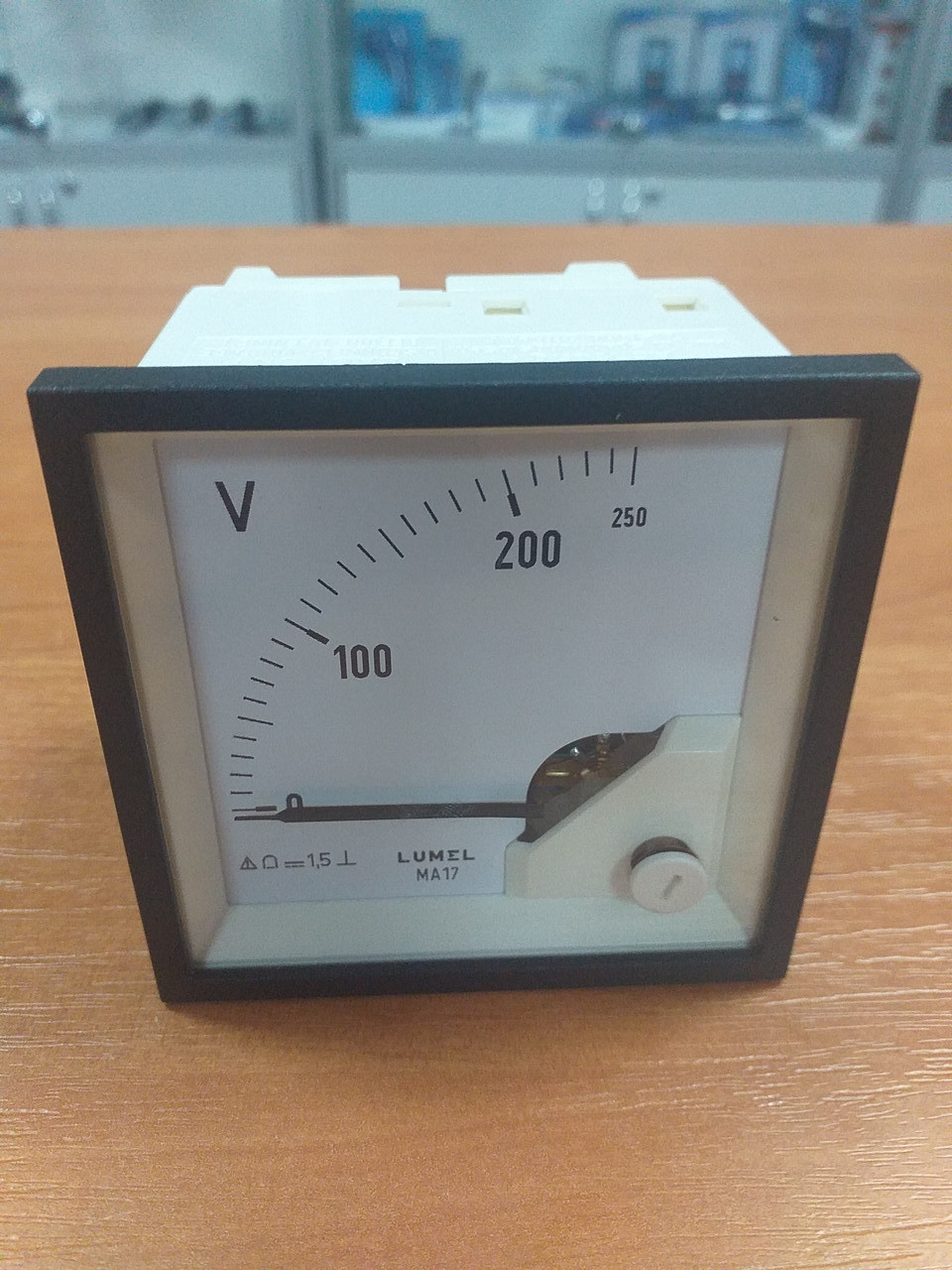 Аналоговий вольтметр LUMEL MA17N A613 250V, Польща