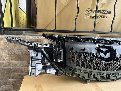 Решітка радіатора Mazda: CX-5, KB8A50710K, цена: 8400 ₴, купить