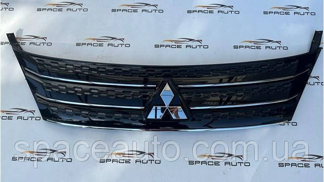 Решетка mitsubishi outlander 4 2021-2024 год новая оригинал в наличии , с эмблемой, фото 1