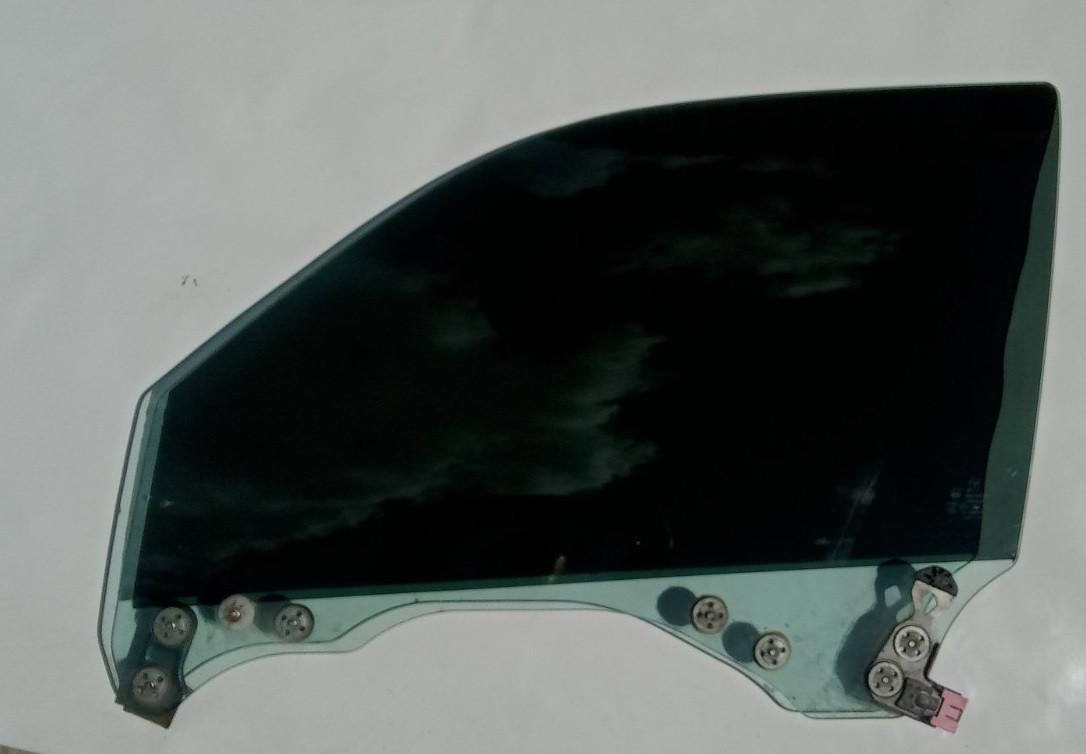 Скло SUBARU FORESTER (2002-2007) переднє ліве (оригінал) Б/У тоноване (вир-во XYG)
