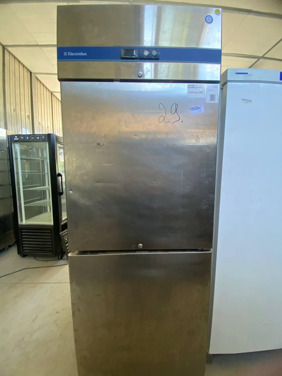 Холодильна шафа Electrolux RH06RD2F б/у