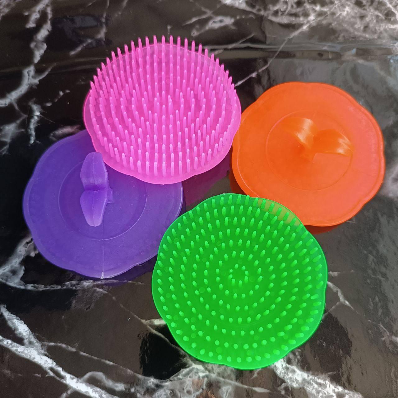 Щітка-масажер піноутворювач для миття голови