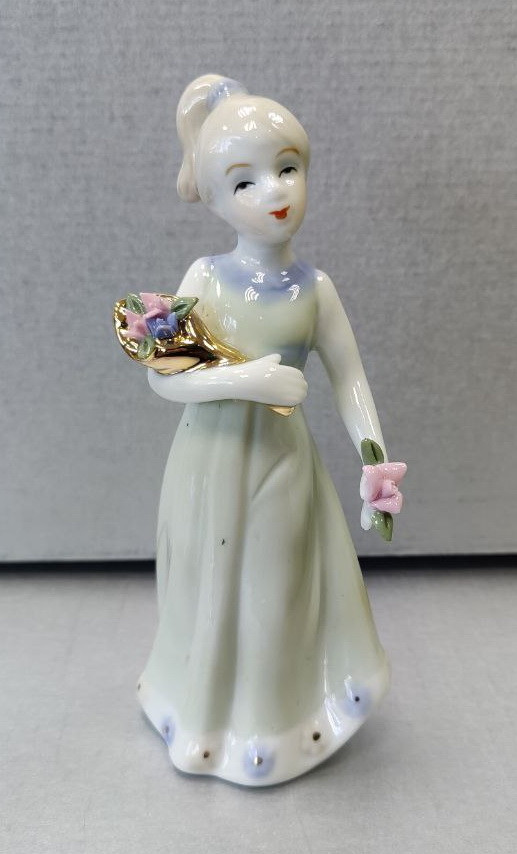 Фарфорова статуетка Дівчина 16*5*5см 0812.006, фото 1