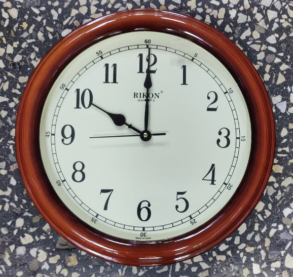 Пластиковий настінний годиник Rikon 35*35см (1xAA) R82516C, фото 1