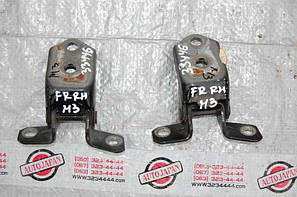 Петля дверей MAZDA