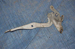 Петля капота Mazda 626 Gf 97-02 лев. (б/у)