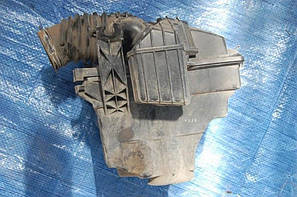 Корпус повітряного фільтра MAZDA