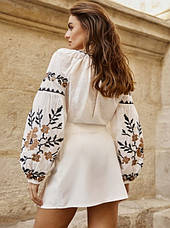 Жіноча вишиванка білого кольору з вишивкою гладь, з довгими рукавами розмір S, M, L, фото 3