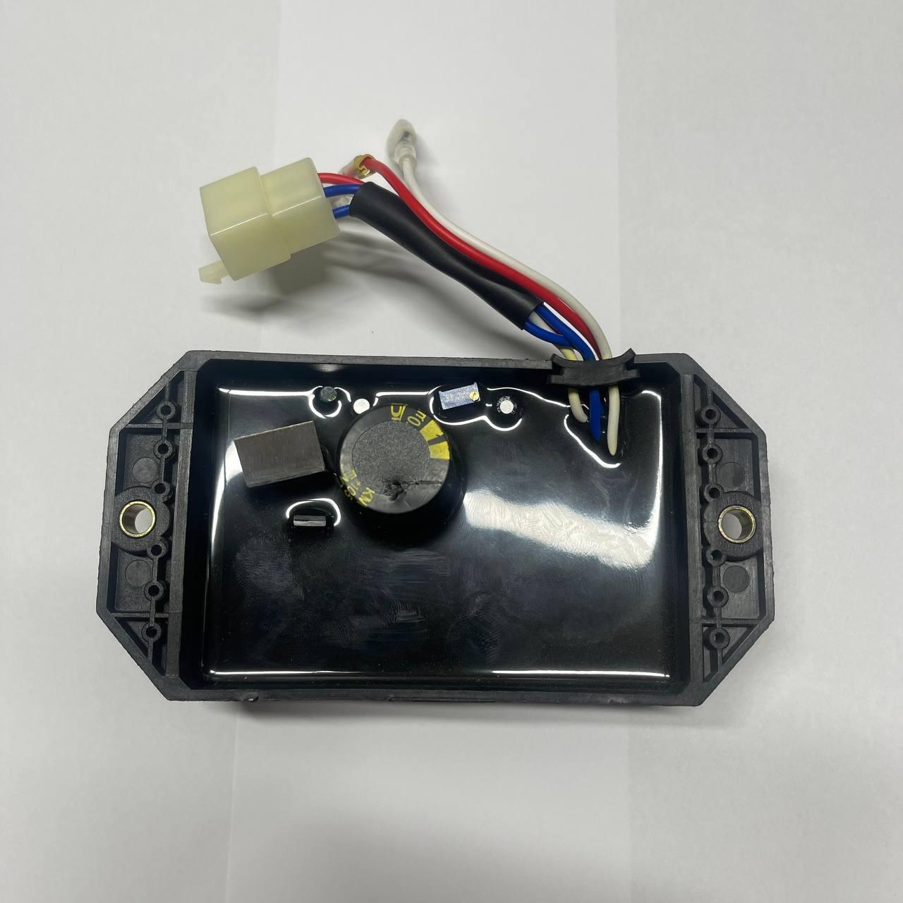 Регулятор напруги генератора інверторного закритого типу AVR 5.0 кВт 230V 50-60Hz