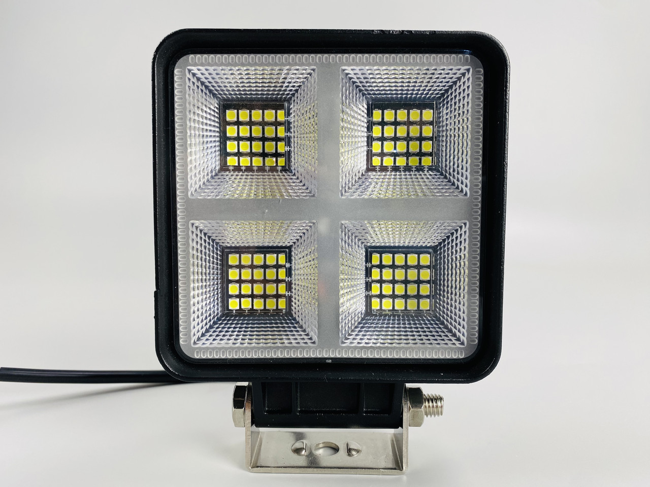 Фара LED квадратна 64 led діода+ повітряний клапан 6500К 9-80В led chip 3030 IP67, фото 1