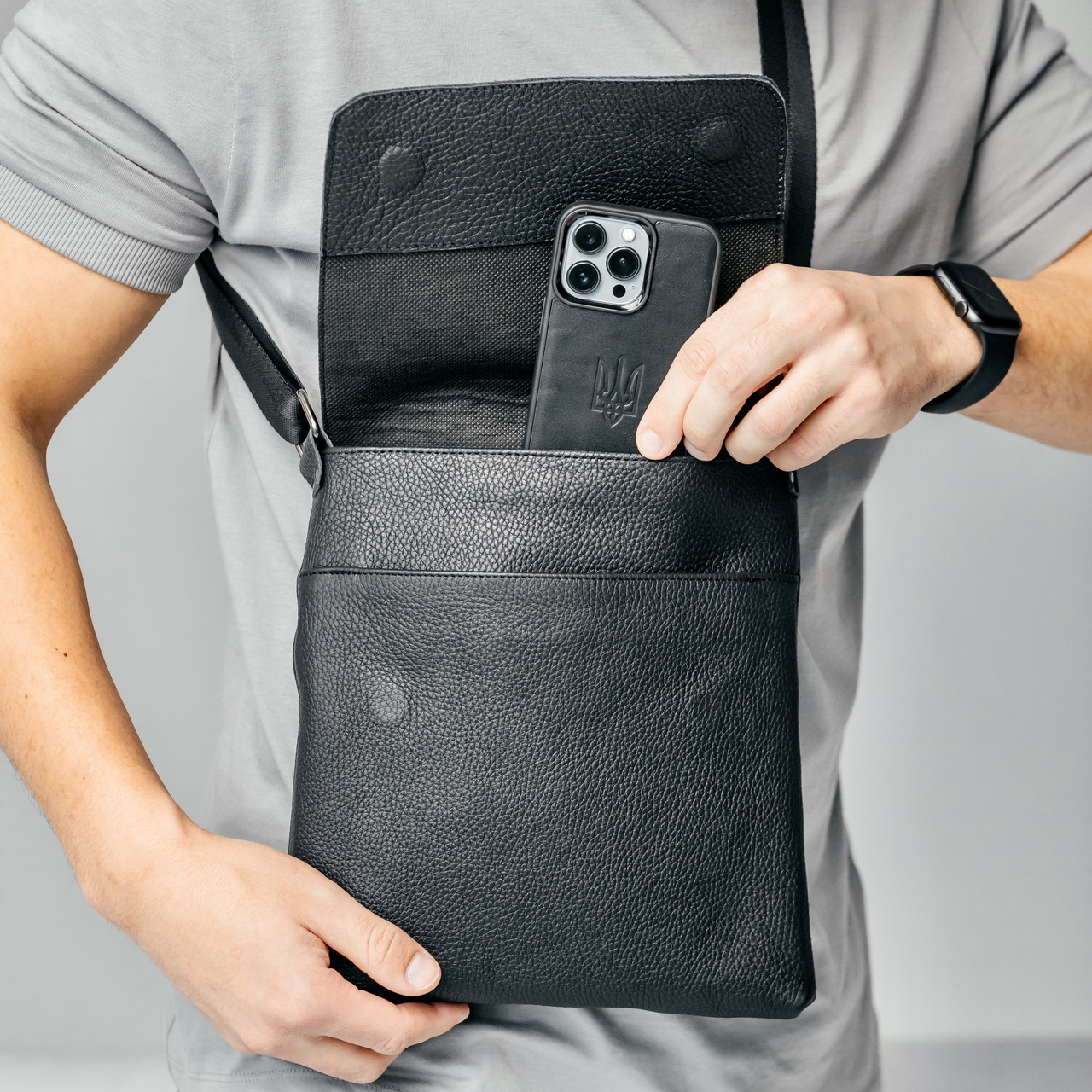 Чоловіча шкіряна сумка-планшет Клапан через плече, чорна барсетка сумка месенджер ручної роботи з натуральної шкіри для документів