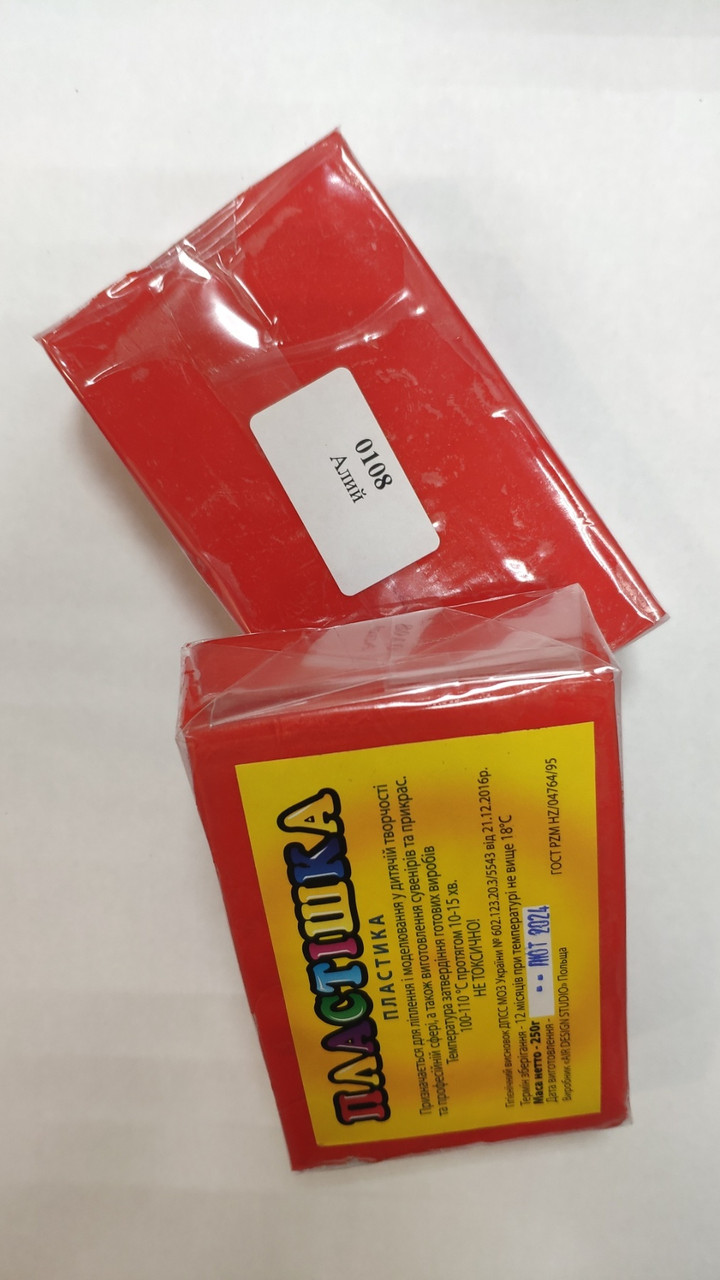 Полімерна глина Пластишка (Bebik) – брусок 250г. колір №0108 (червоний червоний)