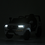 Дитячий електромобіль Джип Toyota Land Cruiser з MP3 музикою Bambi M 5101EBLR-1 Білий, фото 6