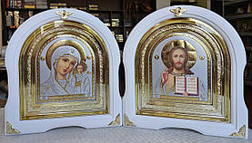 Вінчальні ікони Спаситель, П.Б.Казанська під срібло в білому деревянному кіоті під склом, кіот 28×25, лік15×18