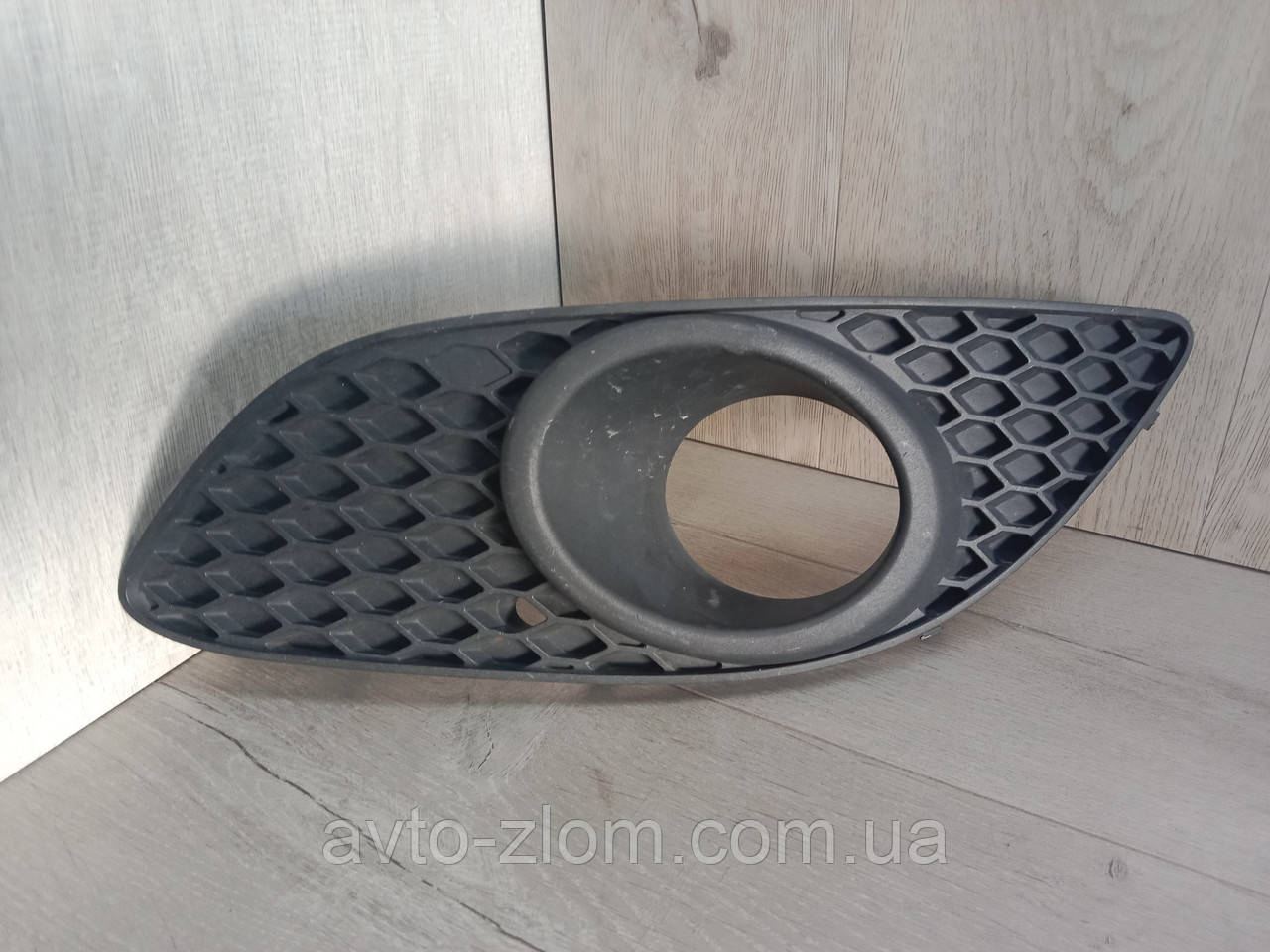 Решітка в бампер ліва Opel Zafira B. Опель Зафіра Б. 2008 – 2012. 13247322., фото 1