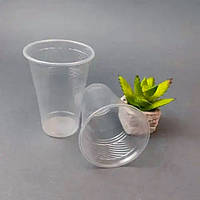 Пластикові одноразові стакани