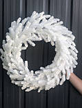 Вінок хвойний різдвяний Traditional литий d-50 см білий, фото 4