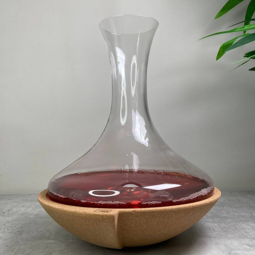 Декантер для вина Vacu Vin Swirling Carafe 750 мл з корковою обертовою підставкою
