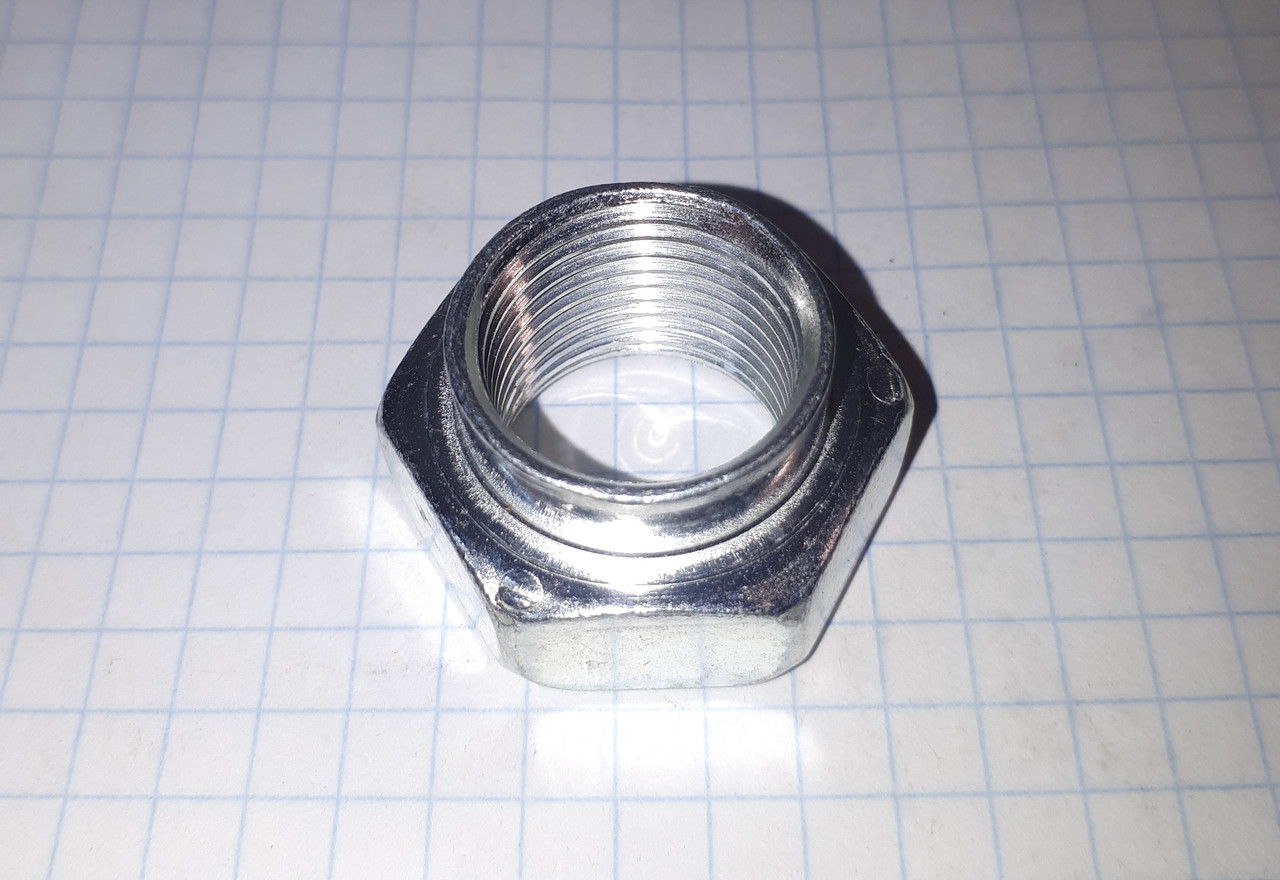 Гайка М18 правої маточини з точкою ліва різьба 0001-0040448-71 ВАЗ 2101 2102 2103 2104 2105 2106 2107 ХарОптТорг