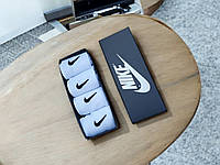 Подарунковий набір зимових шкарпеток NIKE, 4 пари білі, розмір 41-44