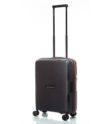 Маленька пластикова валіза на 4-х колесах March Bel Air