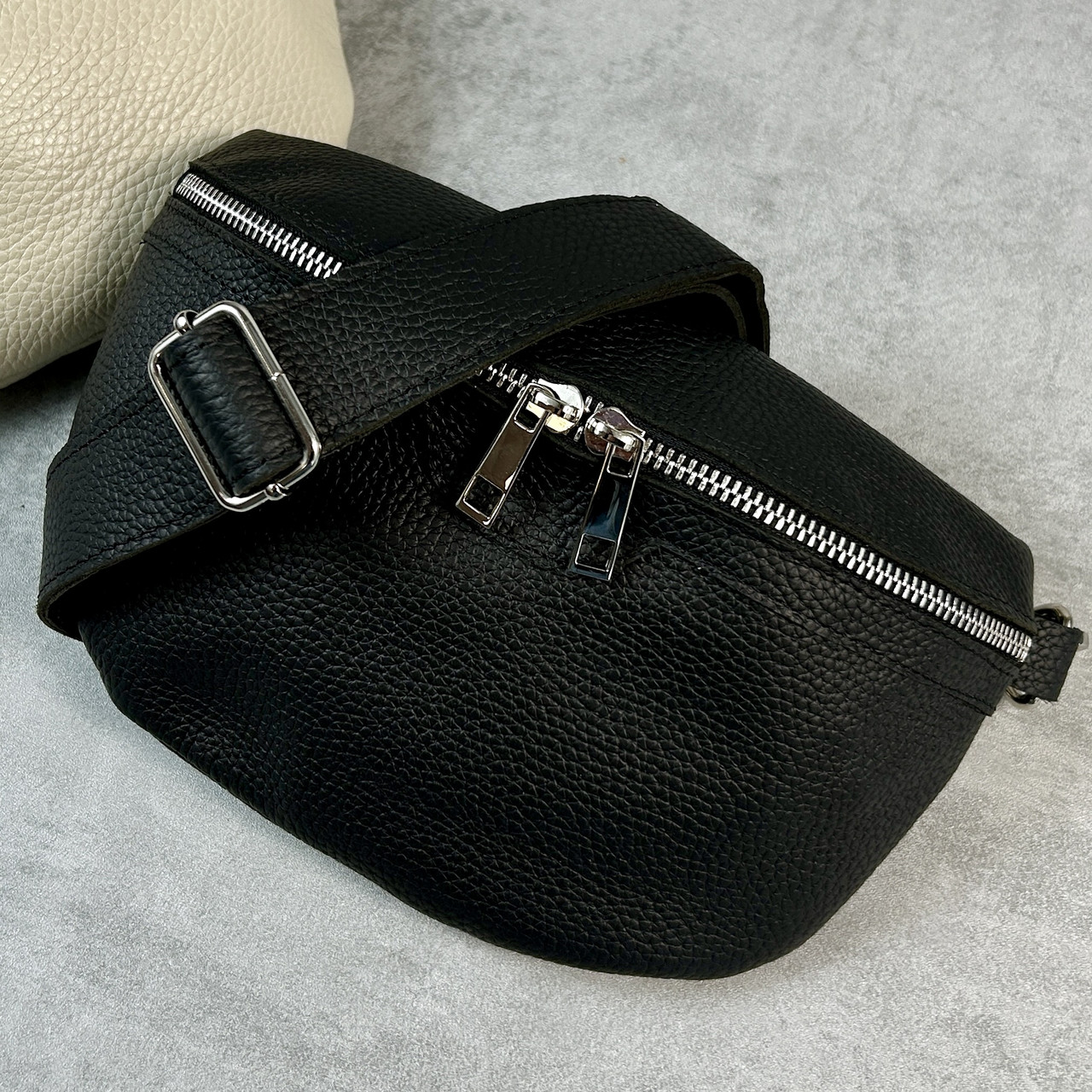 Чорна жіноча якісна шкіряна поясна містка сумка, повсякденна стильна бананка через плече, на пояс, сумки-бананки зі шкіри на груди, фото 1