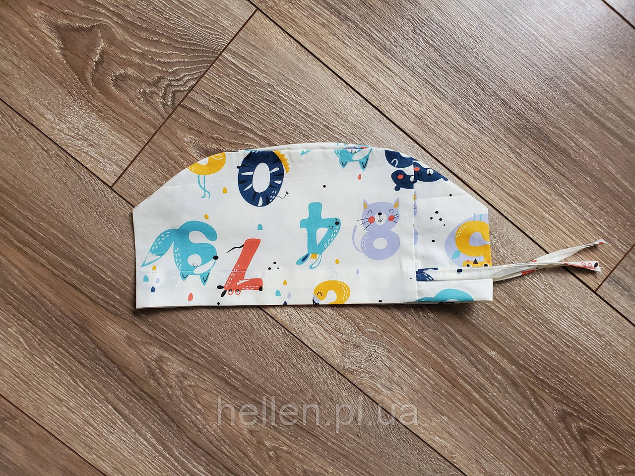 Принтована медична шапочка "Цифри-звірята"