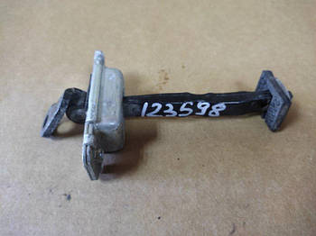 Обмежувач дверей KIA PICANTO SA 04-10 перед.прав. (б/у)