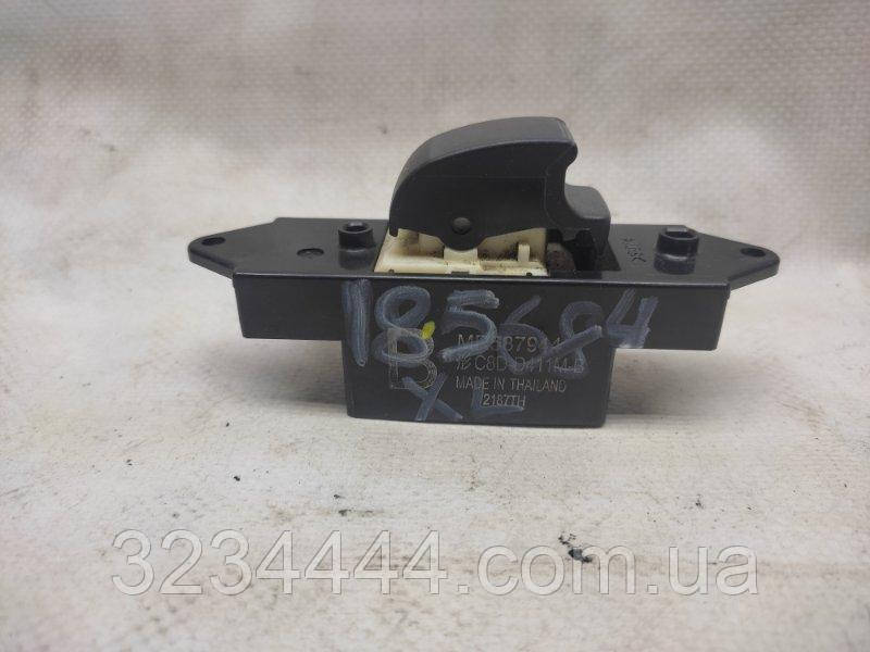 Кнопка склопідіймача Mitsubishi Outlander Xl 05-13 ВНЕДОРОЖНИК 3.0 6B31 2008 задн. прав. (б/у)