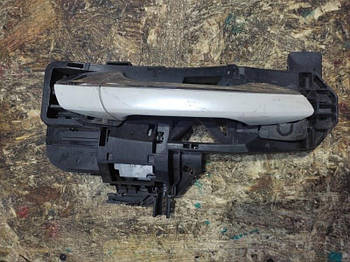 Ручка дверей зовнішня MERCEDES S-CLASS W221 06-13 СЕДАН 5.5 2010 перед. прав. (б/у)