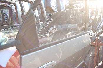 Скло дверей HONDA CITY 02-08 задн. прав. (б/у)