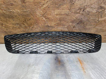 Решітка переднього бампера MAZDA 3 BK 03-08 СЕДАН 2.3 2004 (б/у)