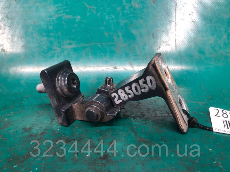 Петля дверей нижня Audi Q5 08-16 CAEB 2.0T 2011 задн. прав. (б/у)