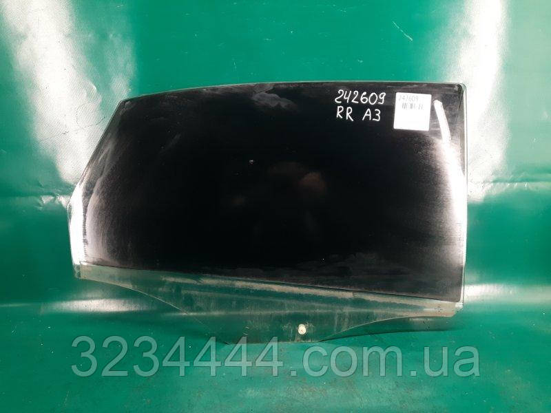 Скло дверей Audi A3 (8 V) 12-17 СЕДАН 1.8L CNSB 2015 задн. прав. (б/у)