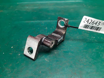 Петля дверцят нижня AUDI