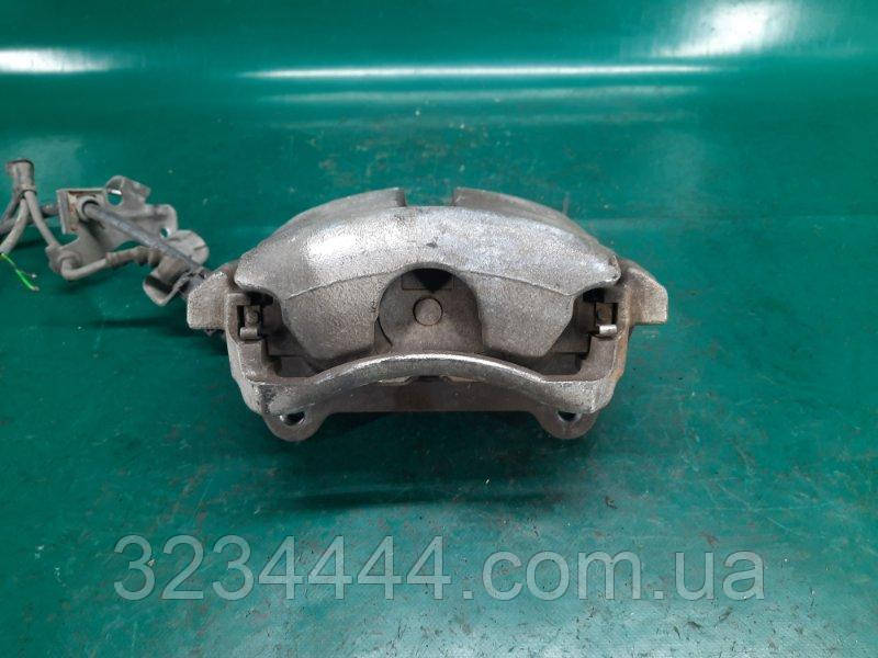Суппорт гальмівний Audi A3 (8 V) 12-17 СЕДАН 1.8L CNSB 2015 перед. прав. (б/у)
