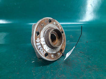 Ступиця AUDI A3 (8V) 12-17 СЕДАН CNSB 1.8L 2015 перед. прав. (б/у)