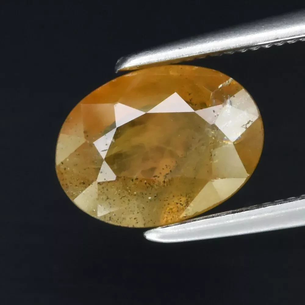 1.74 кт. Природний жовтий сапфір