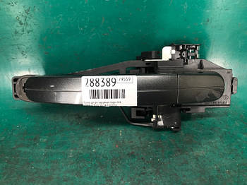 Ручка дверей зовнішня FORD FOCUS 10-18 2.0 2016 задн. лев. (б/у)