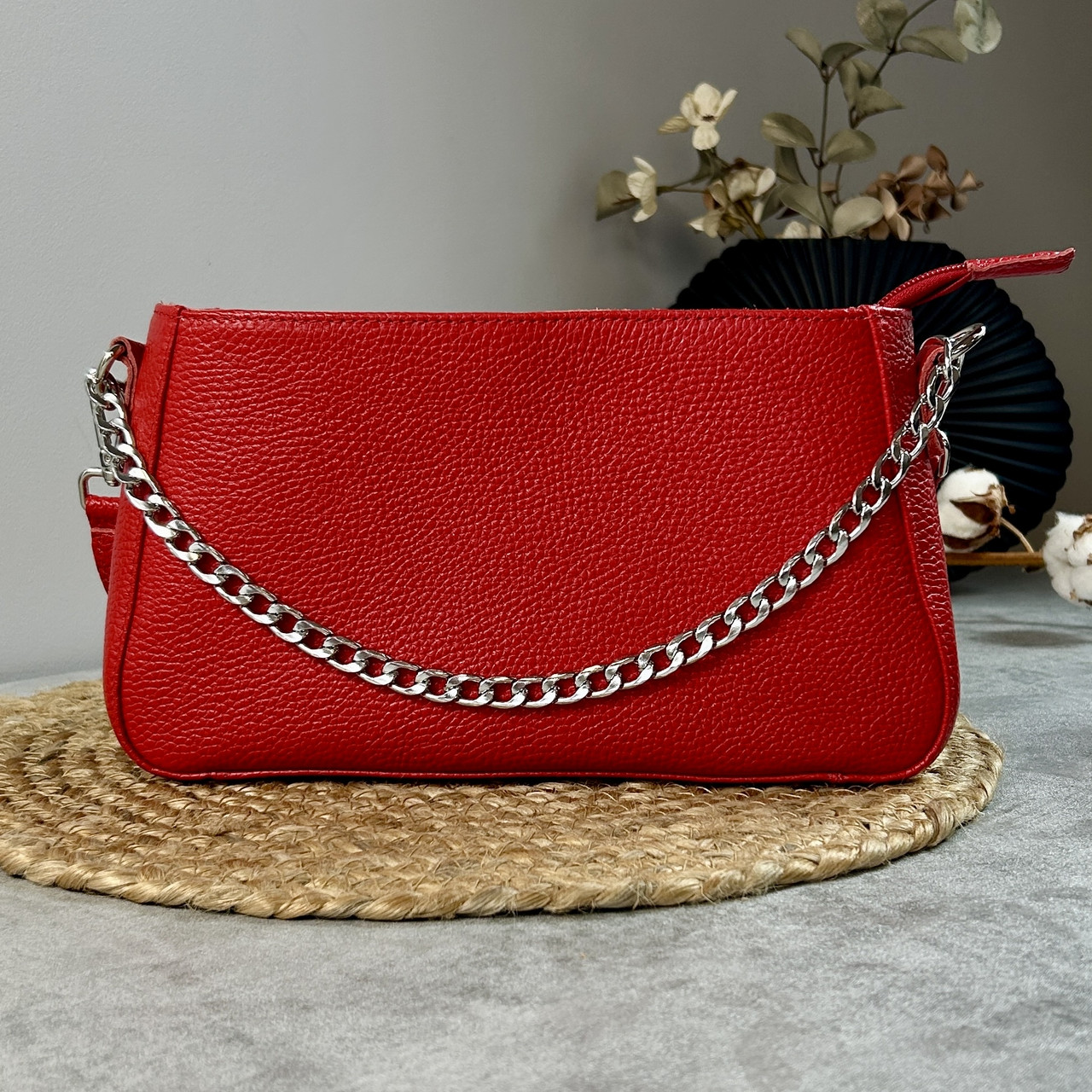 Жіноча маленька розкішна червона сумка на одне плече на ланцюжку стильна, модні місткі жіночі сумочки і клатчі з натуральної шкіри, фото 1