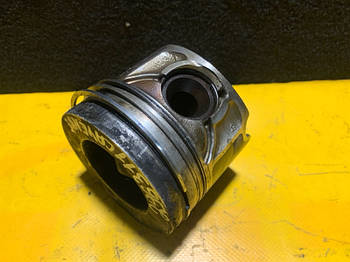 Поршень PORSCHE CAYENNE 10-18 CNRB 3.0 DIESEL 2013 прав. (б/у)