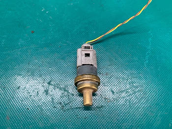 Датчик температури охолоджувальної рідини AUDI Q5 08-16 CAEB 2.0T 2011 (б/у)